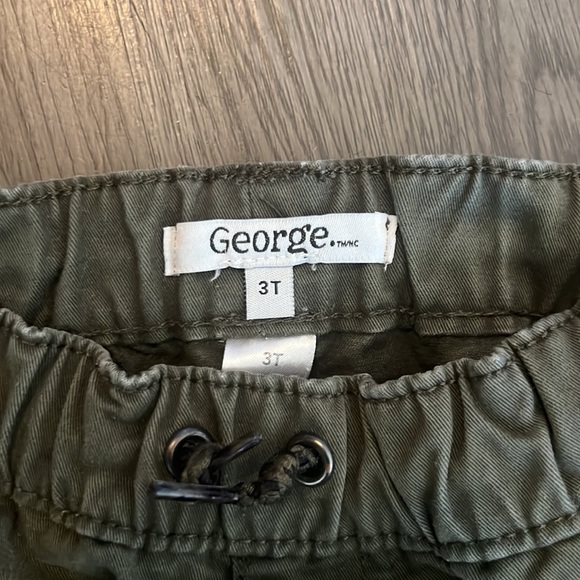 Great condition green pants boys - Picture 2 of 3